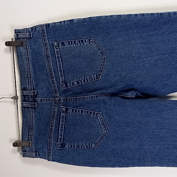 Charter Club Slimming Classic Narrow Leg Blue Jeans Size 8 Reg - Picture 5 of 16